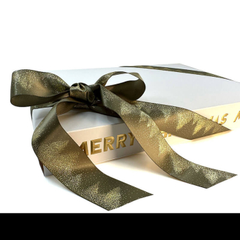 Faltschachtel weiß mit Heißfolienprägung roesegold mit Geschenkband